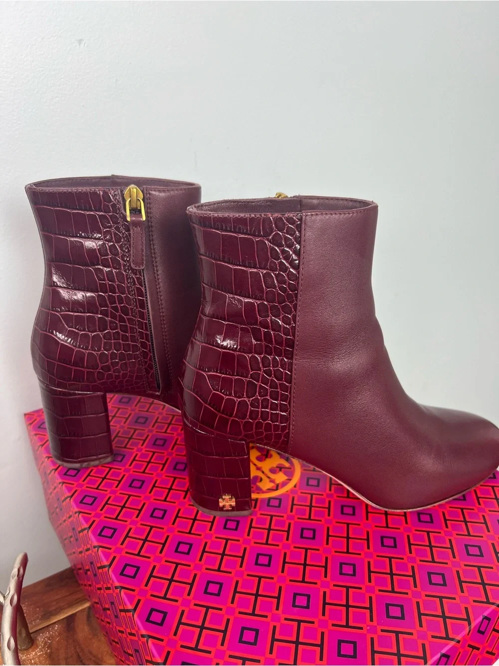 Tory Burch Brooke 70mm Croc Emboss Leather Booties Claret Burgundy 6M